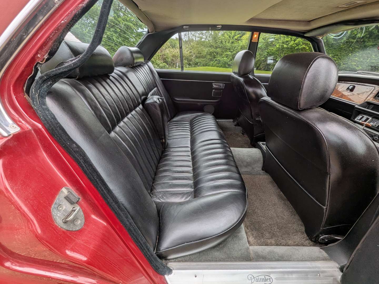 <p>1980 DAIMLER 4.2 SOVEREIGN AUTO</p>