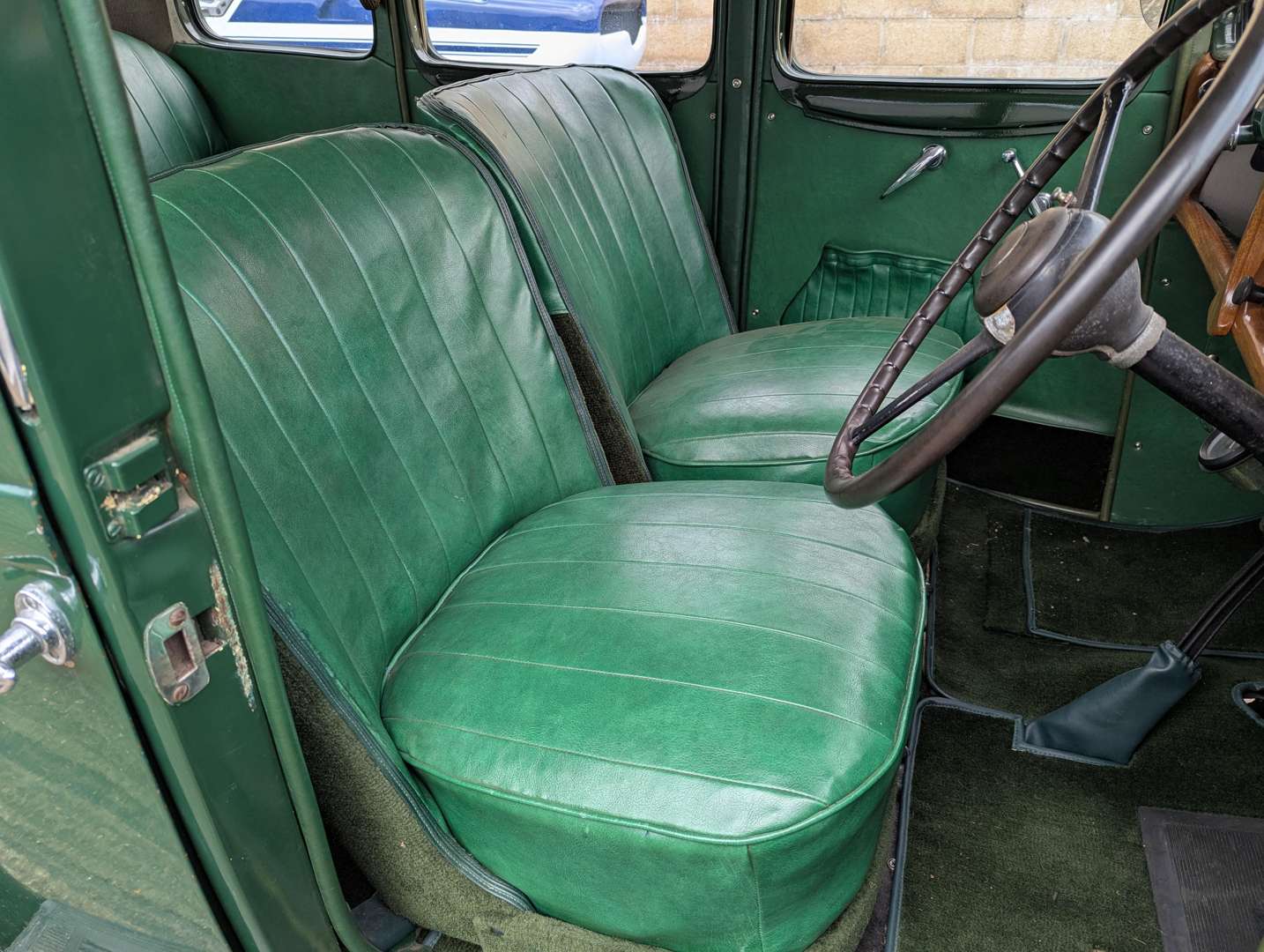 <p>1935 AUSTIN ASCOT 12/6</p>