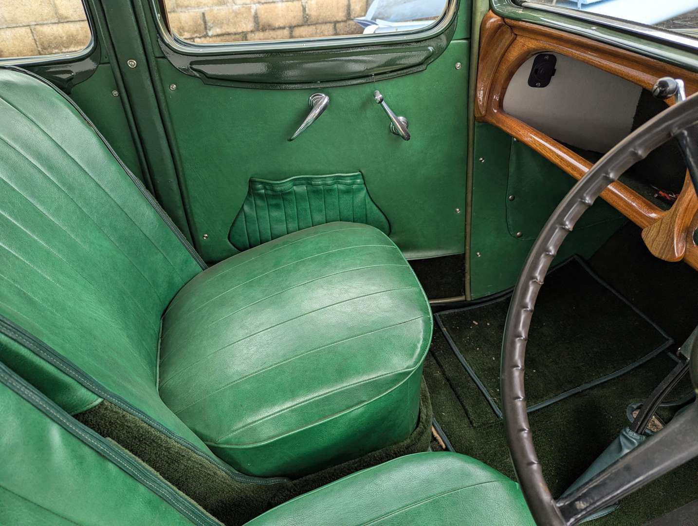 <p>1935 AUSTIN ASCOT 12/6</p>