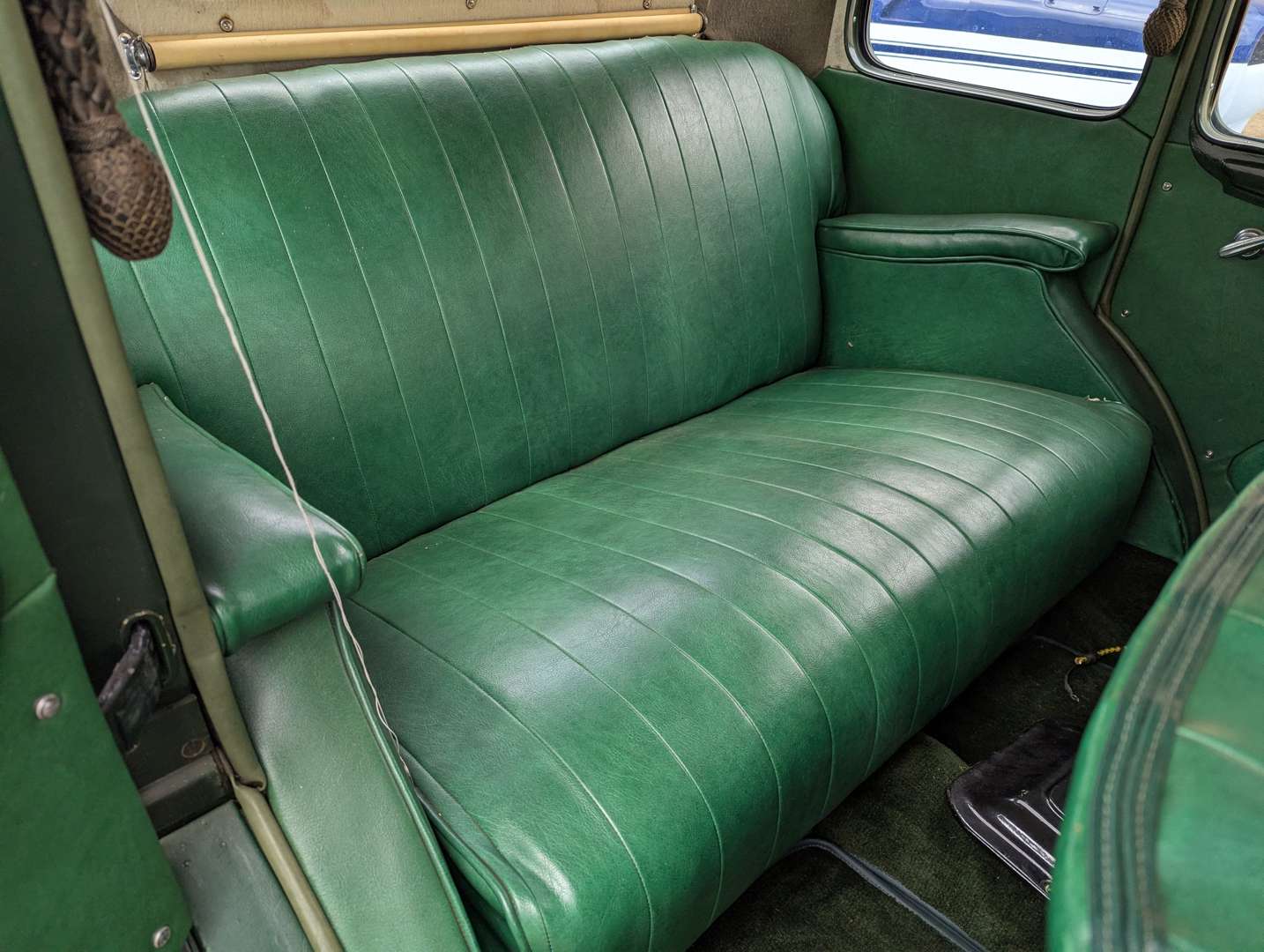 <p>1935 AUSTIN ASCOT 12/6</p>