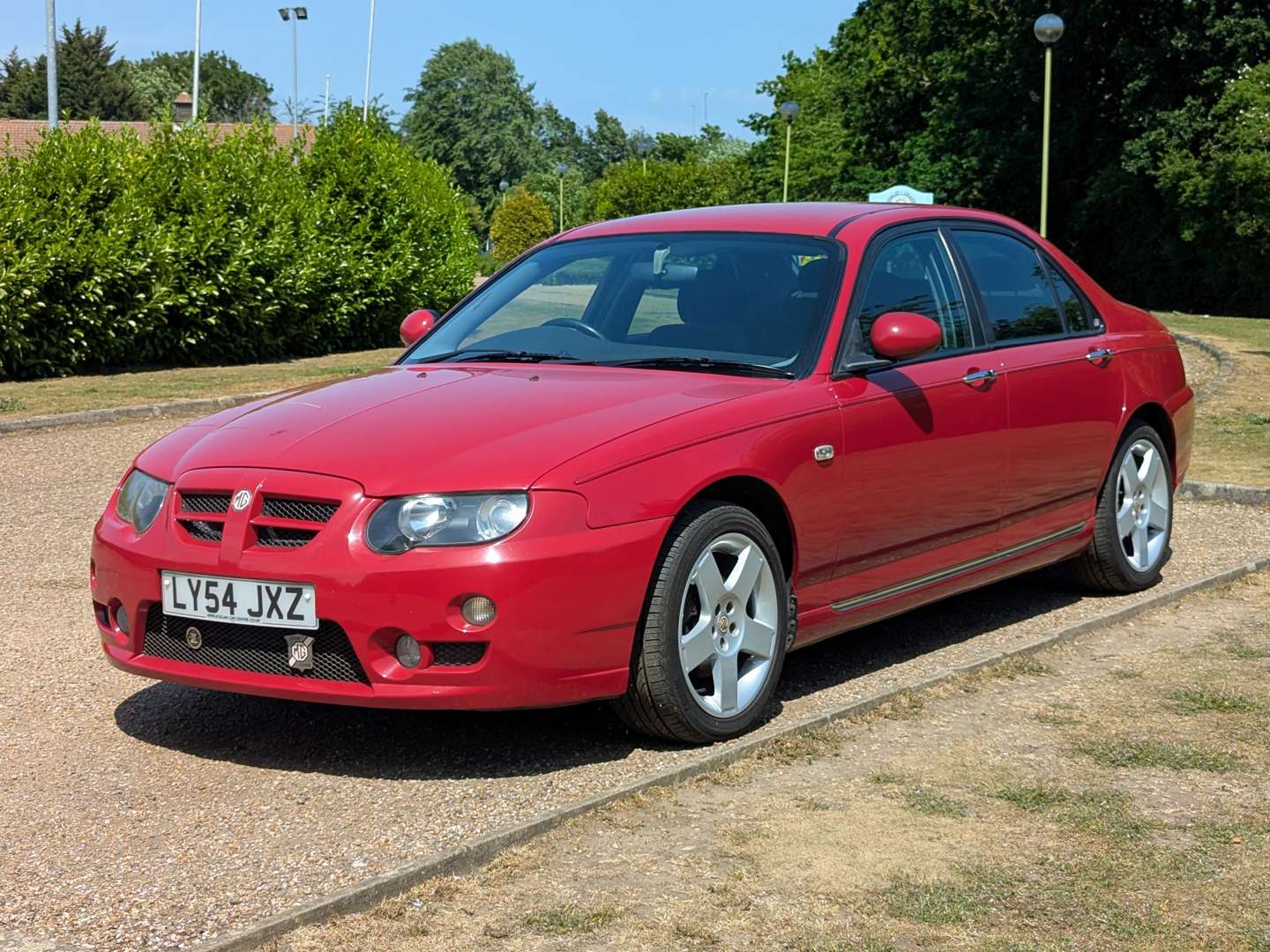 <p>2005 MG ZT</p>