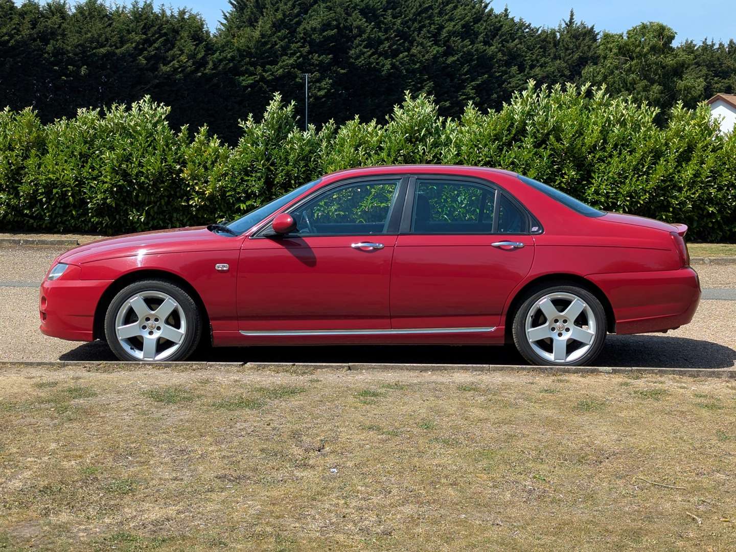 <p>2005 MG ZT</p>