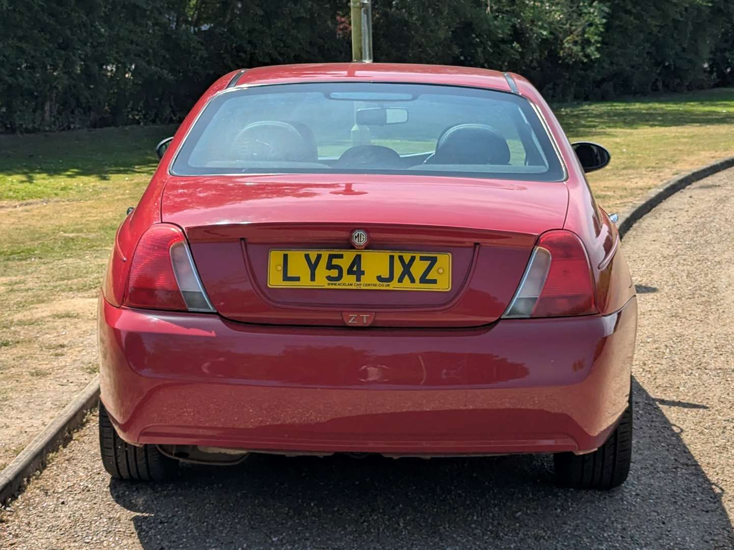 <p>2005 MG ZT</p>