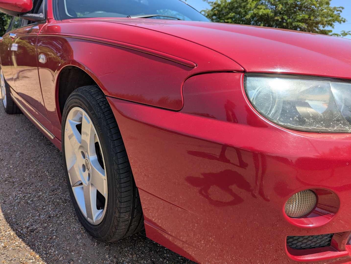 <p>2005 MG ZT</p>