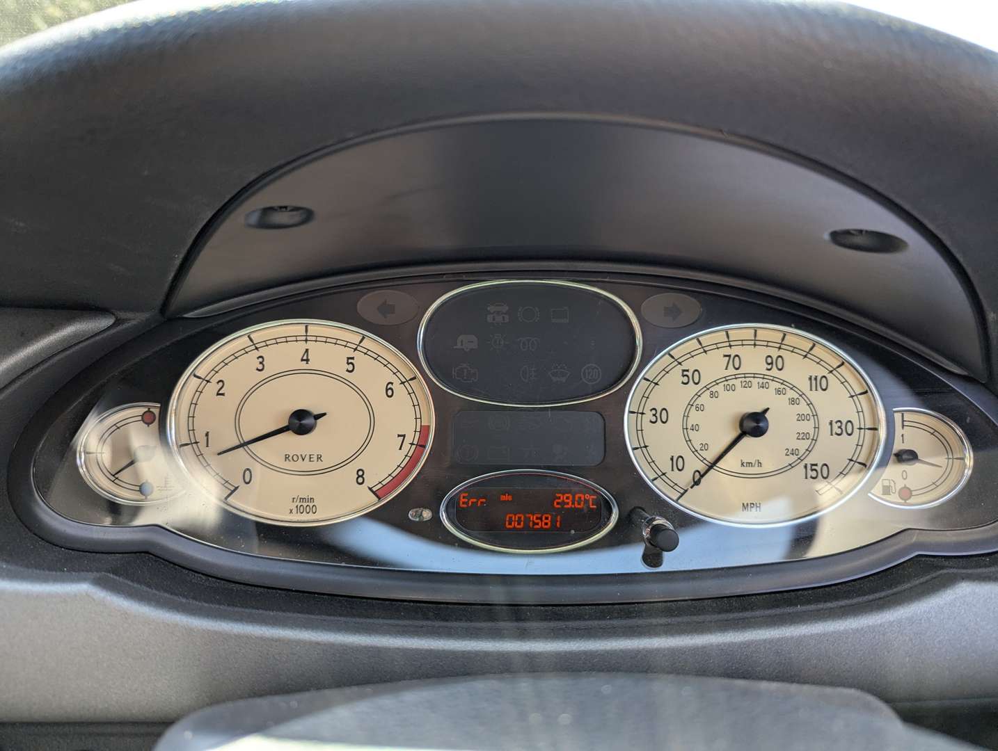 <p>2005 MG ZT</p>