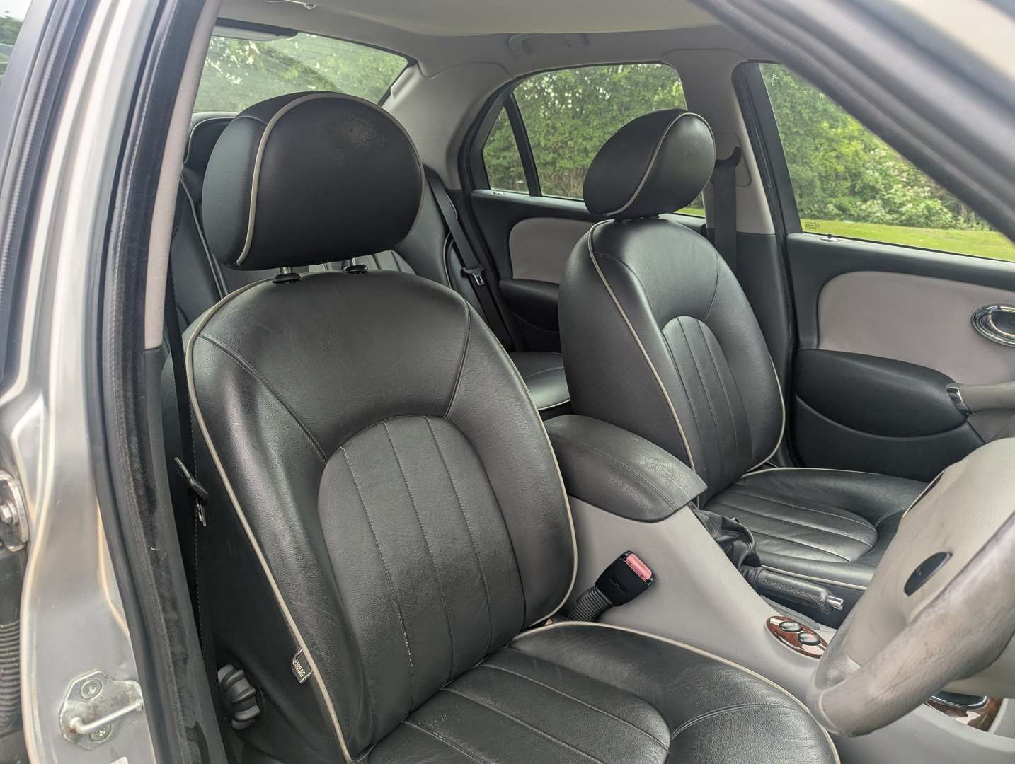 <p>2003 ROVER 75 CONNOISSEUR</p>