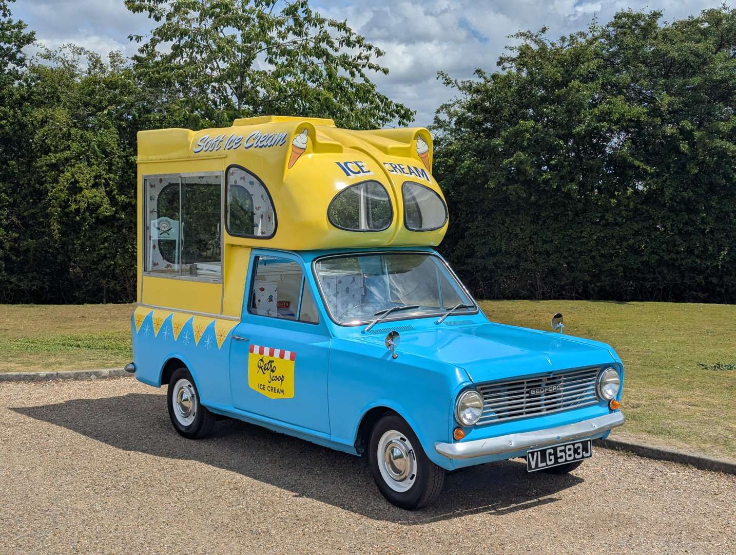 <p>1971 BEDFORD HA ICE CREAM VAN</p>