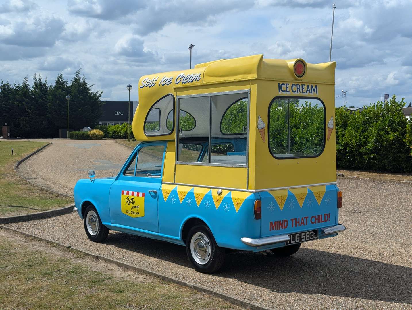 <p>1971 BEDFORD HA ICE CREAM VAN</p>