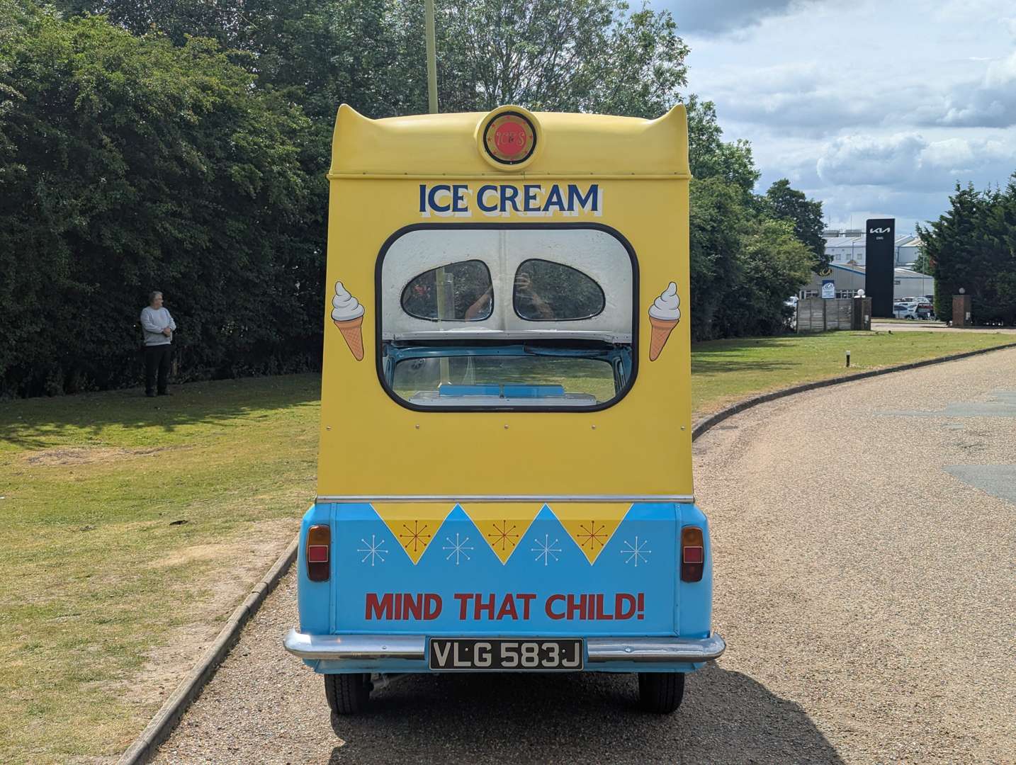 <p>1971 BEDFORD HA ICE CREAM VAN</p>