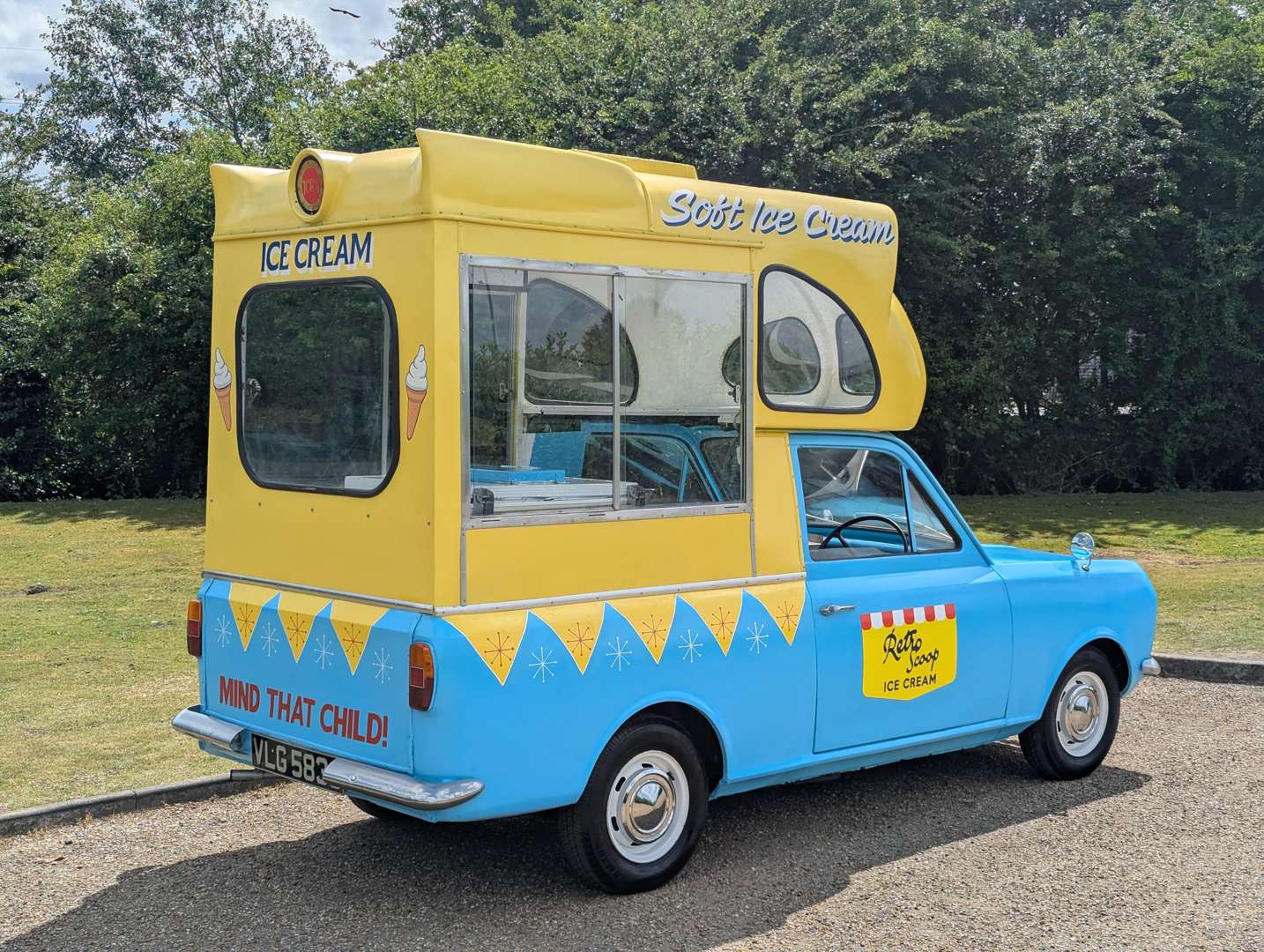 <p>1971 BEDFORD HA ICE CREAM VAN</p>