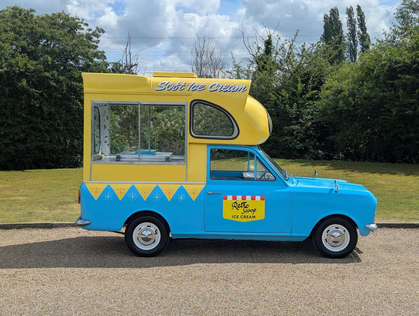 <p>1971 BEDFORD HA ICE CREAM VAN</p>