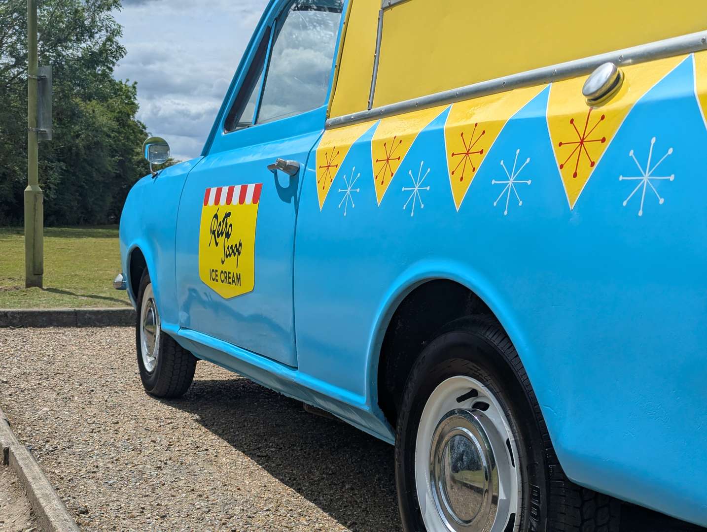 <p>1971 BEDFORD HA ICE CREAM VAN</p>