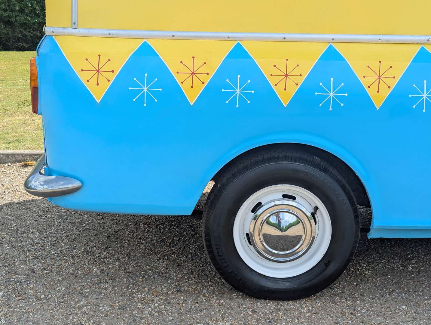 <p>1971 BEDFORD HA ICE CREAM VAN</p>