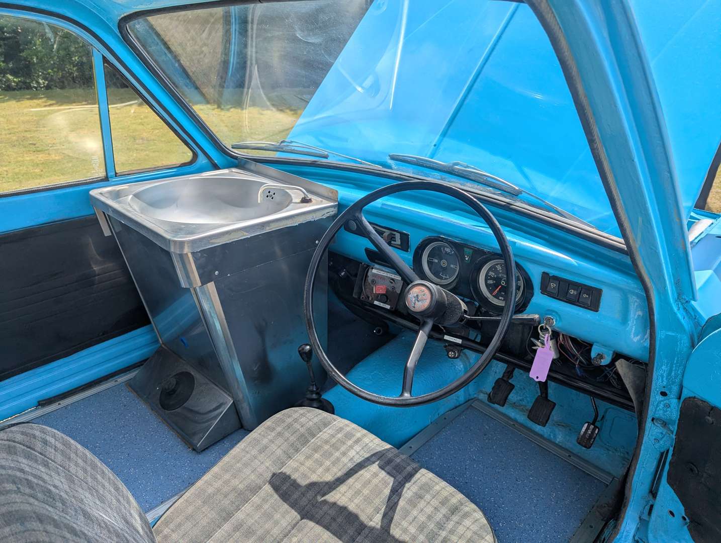 <p>1971 BEDFORD HA ICE CREAM VAN</p>