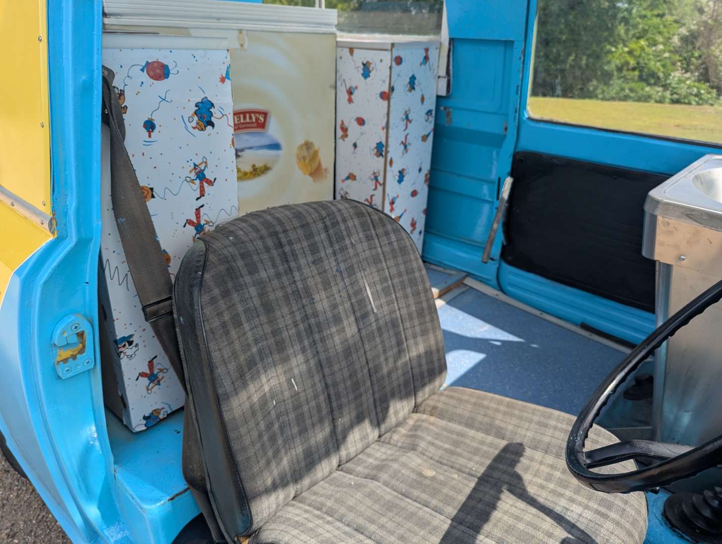 <p>1971 BEDFORD HA ICE CREAM VAN</p>