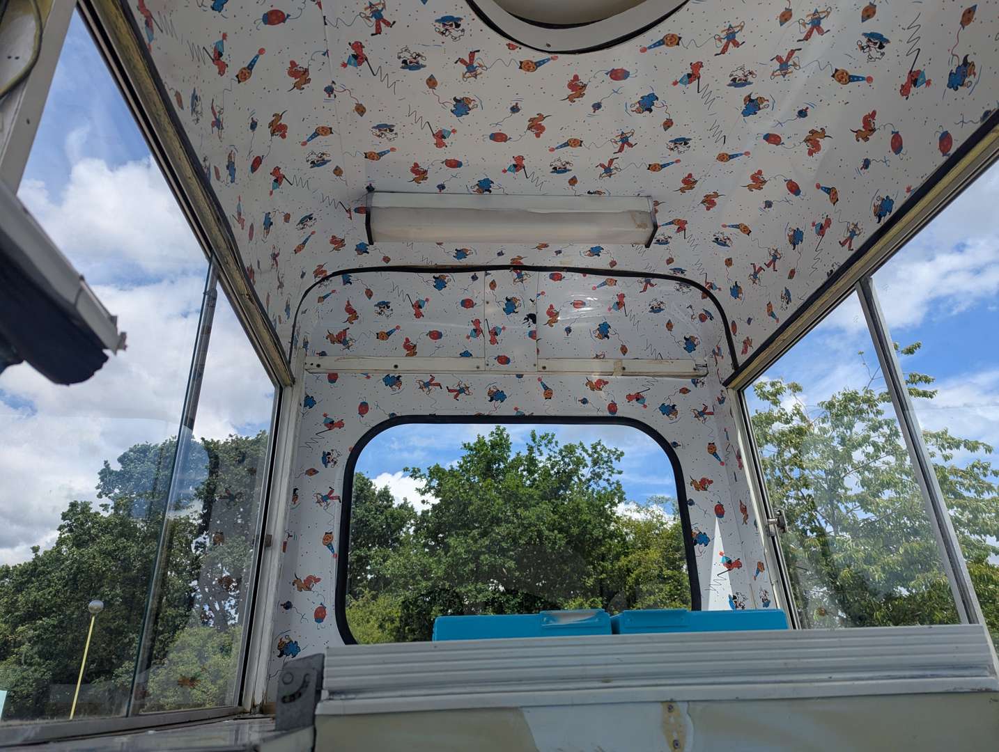<p>1971 BEDFORD HA ICE CREAM VAN</p>