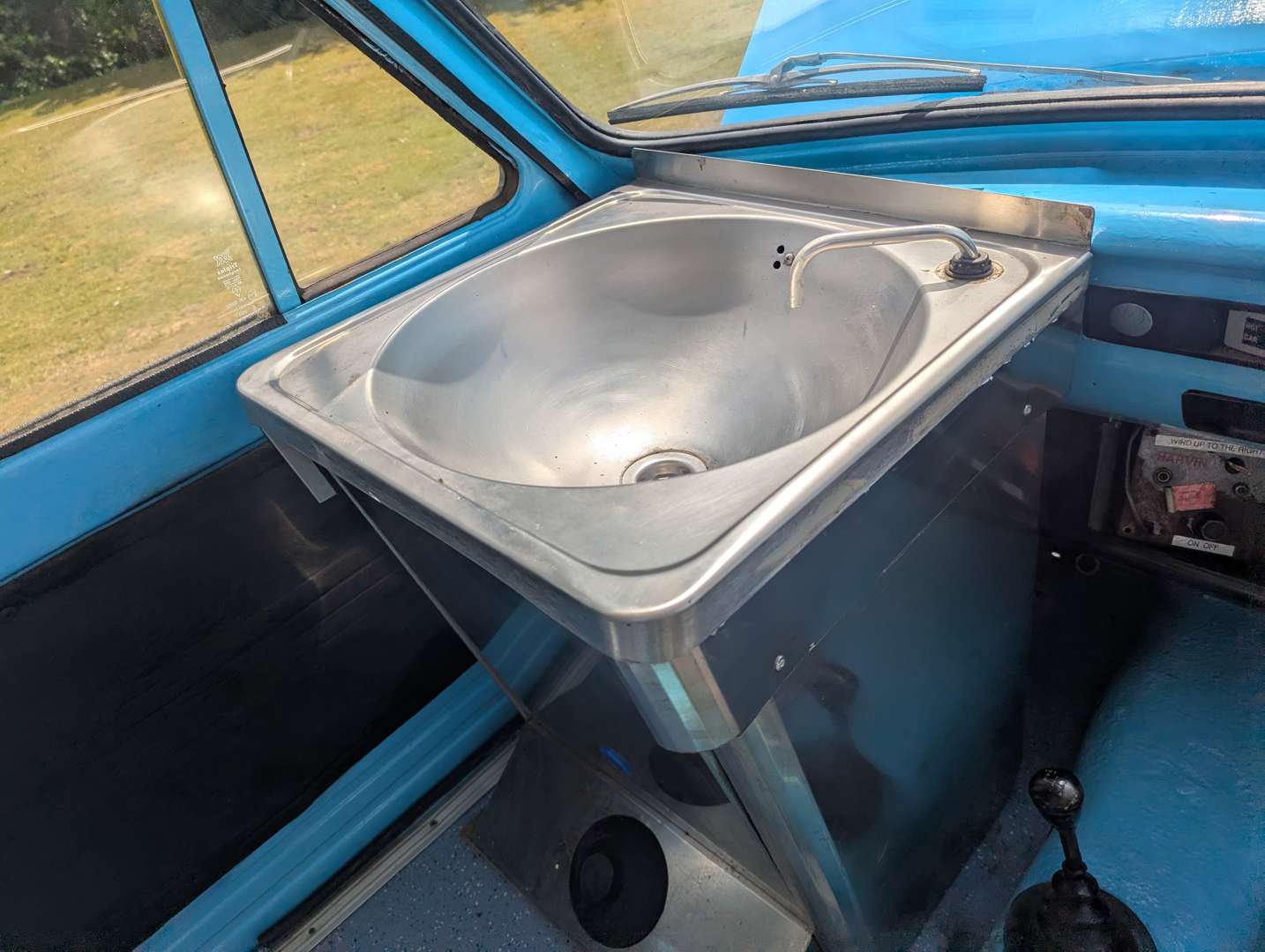 <p>1971 BEDFORD HA ICE CREAM VAN</p>