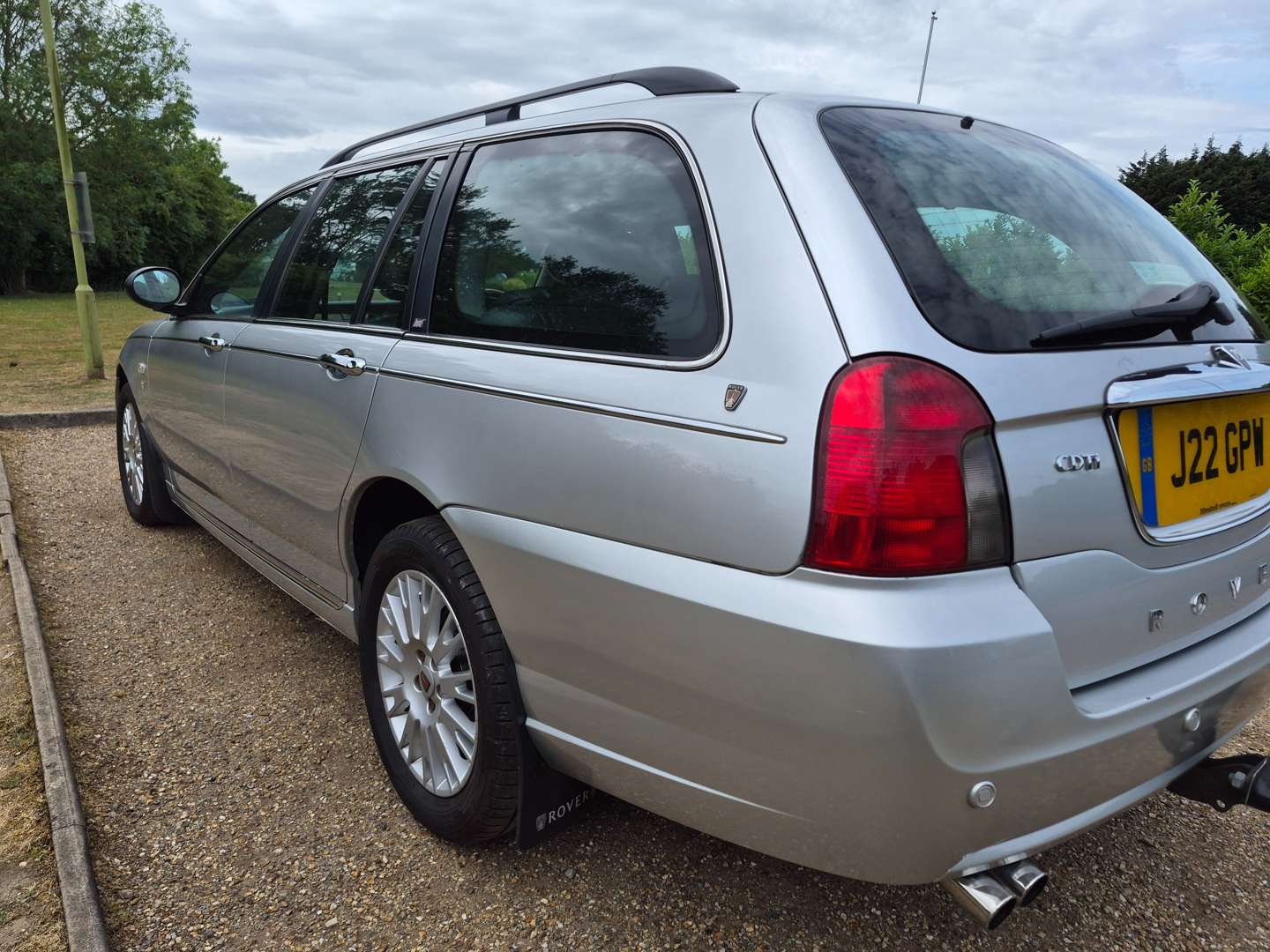 <p>2004 ROVER 75 2.0 CDTI AUTO CONNOISSEUR ESTATE</p>