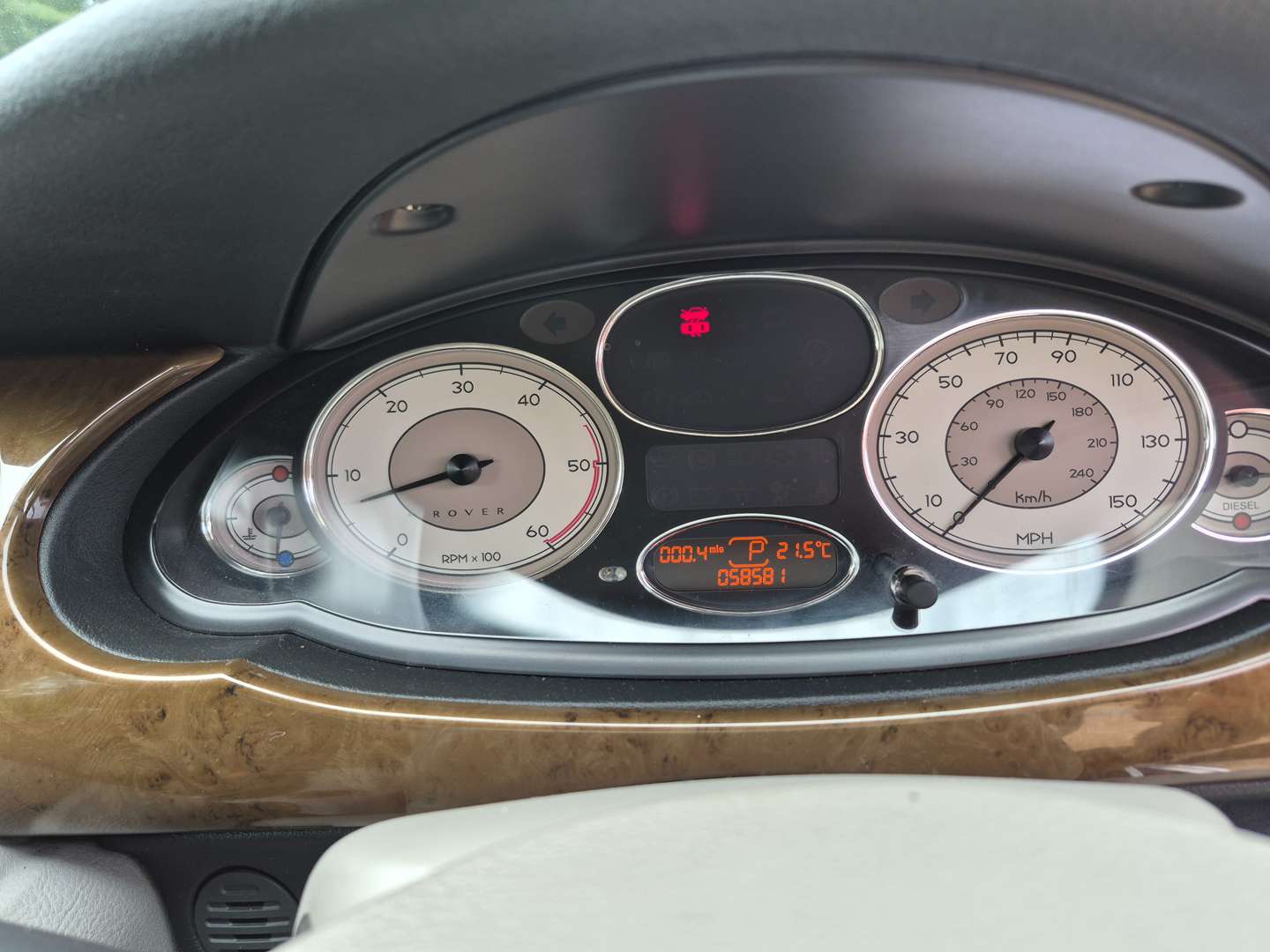 <p>2004 ROVER 75 2.0 CDTI AUTO CONNOISSEUR ESTATE</p>
