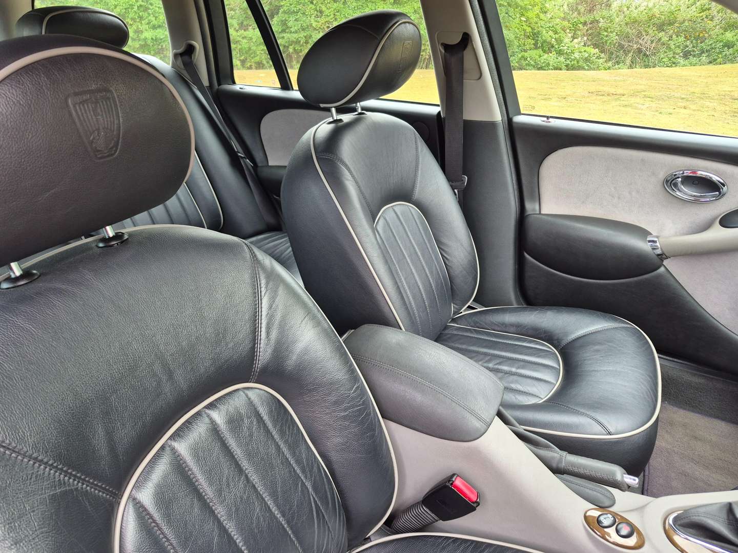 <p>2004 ROVER 75 2.0 CDTI AUTO CONNOISSEUR ESTATE</p>