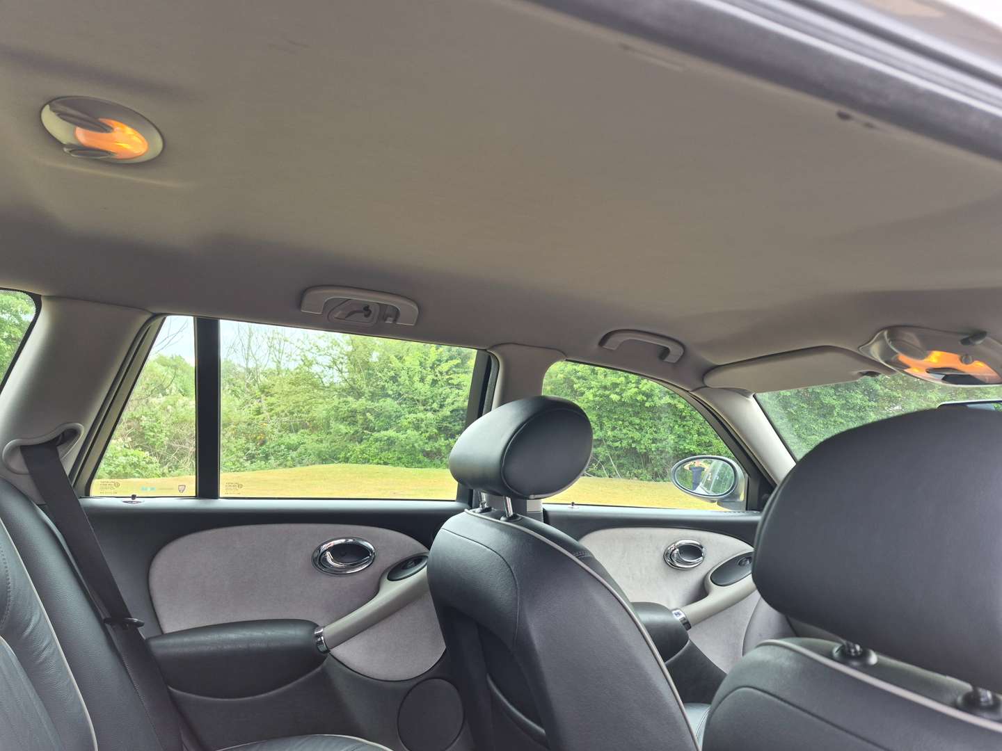 <p>2004 ROVER 75 2.0 CDTI AUTO CONNOISSEUR ESTATE</p>