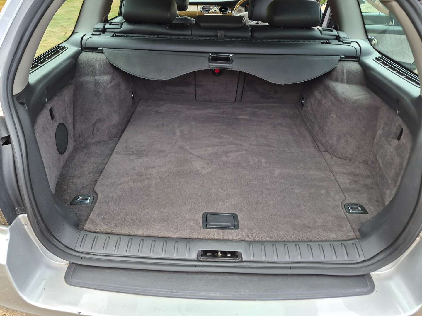 <p>2004 ROVER 75 2.0 CDTI AUTO CONNOISSEUR ESTATE</p>