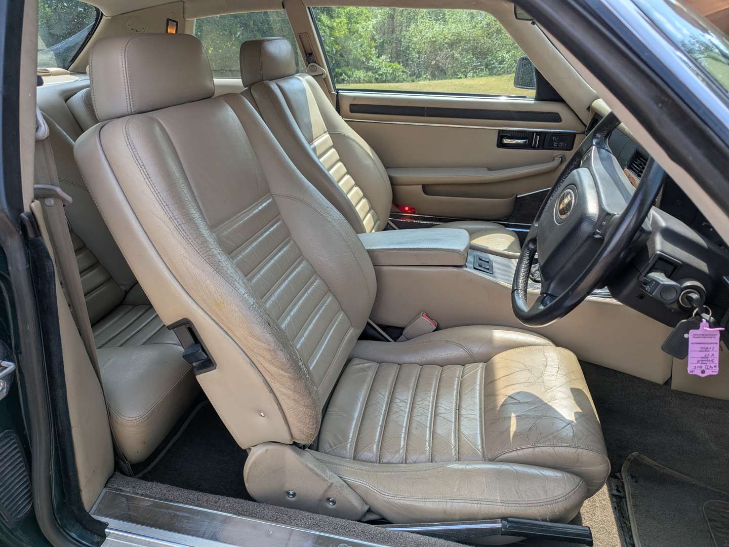 <p>1992 JAGUAR XJS 4.0 MANUAL</p>