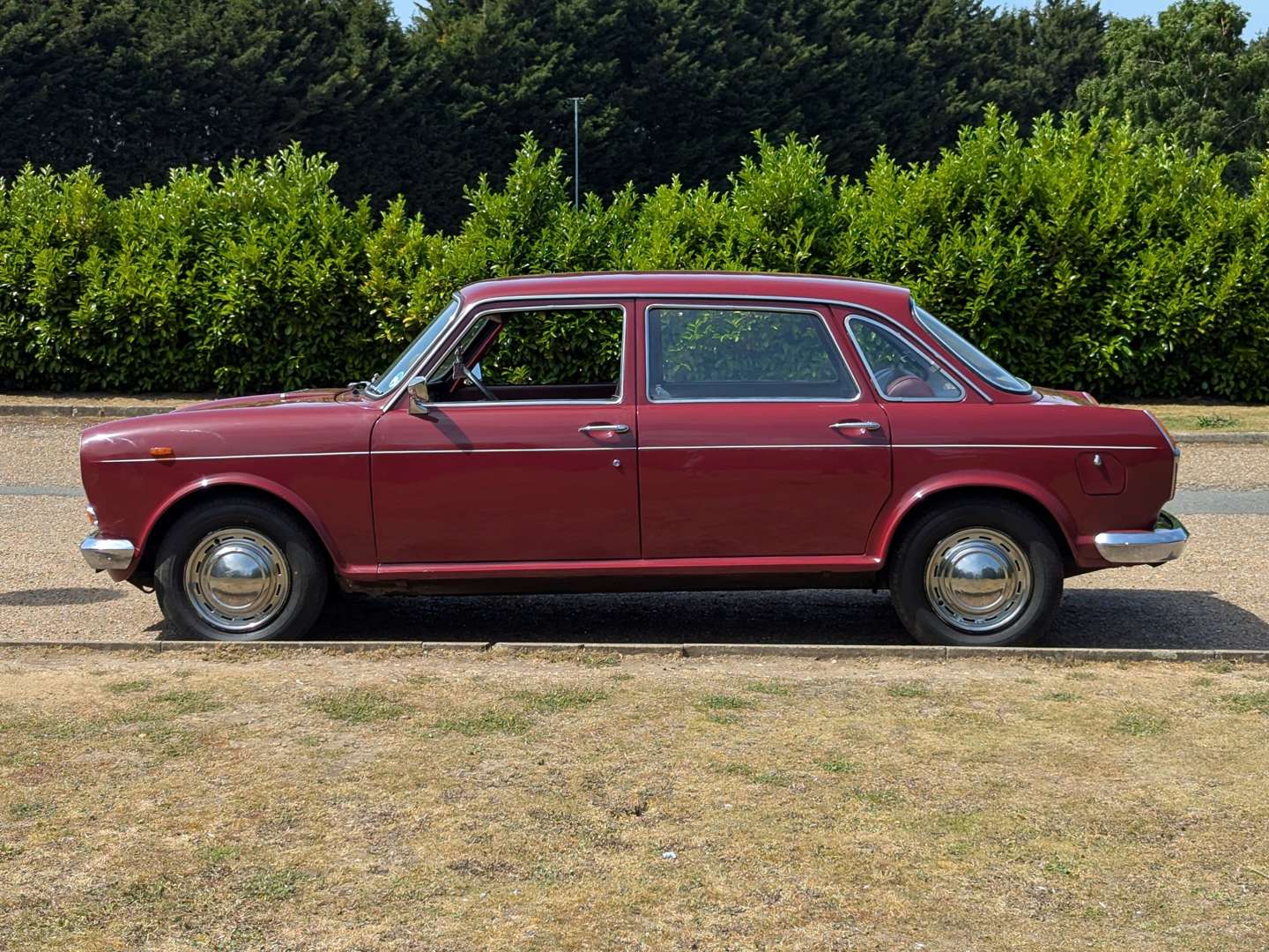 <p>1974 MORRIS 1800 SALOON</p>