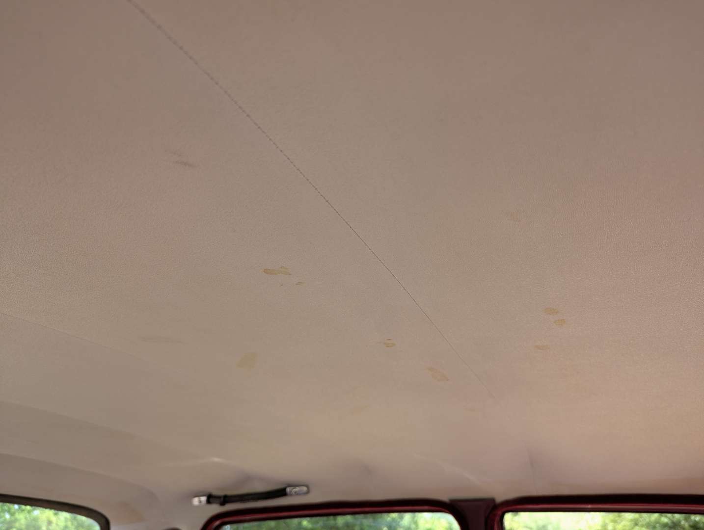 <p>1974 MORRIS 1800 SALOON</p>