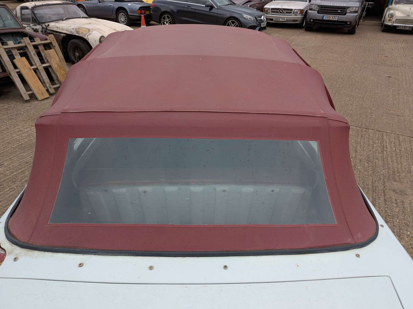 <p>1964 HILLMAN SUPER MINX</p>