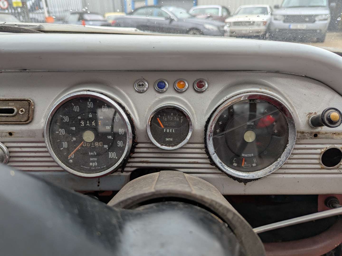 <p>1964 HILLMAN SUPER MINX</p>