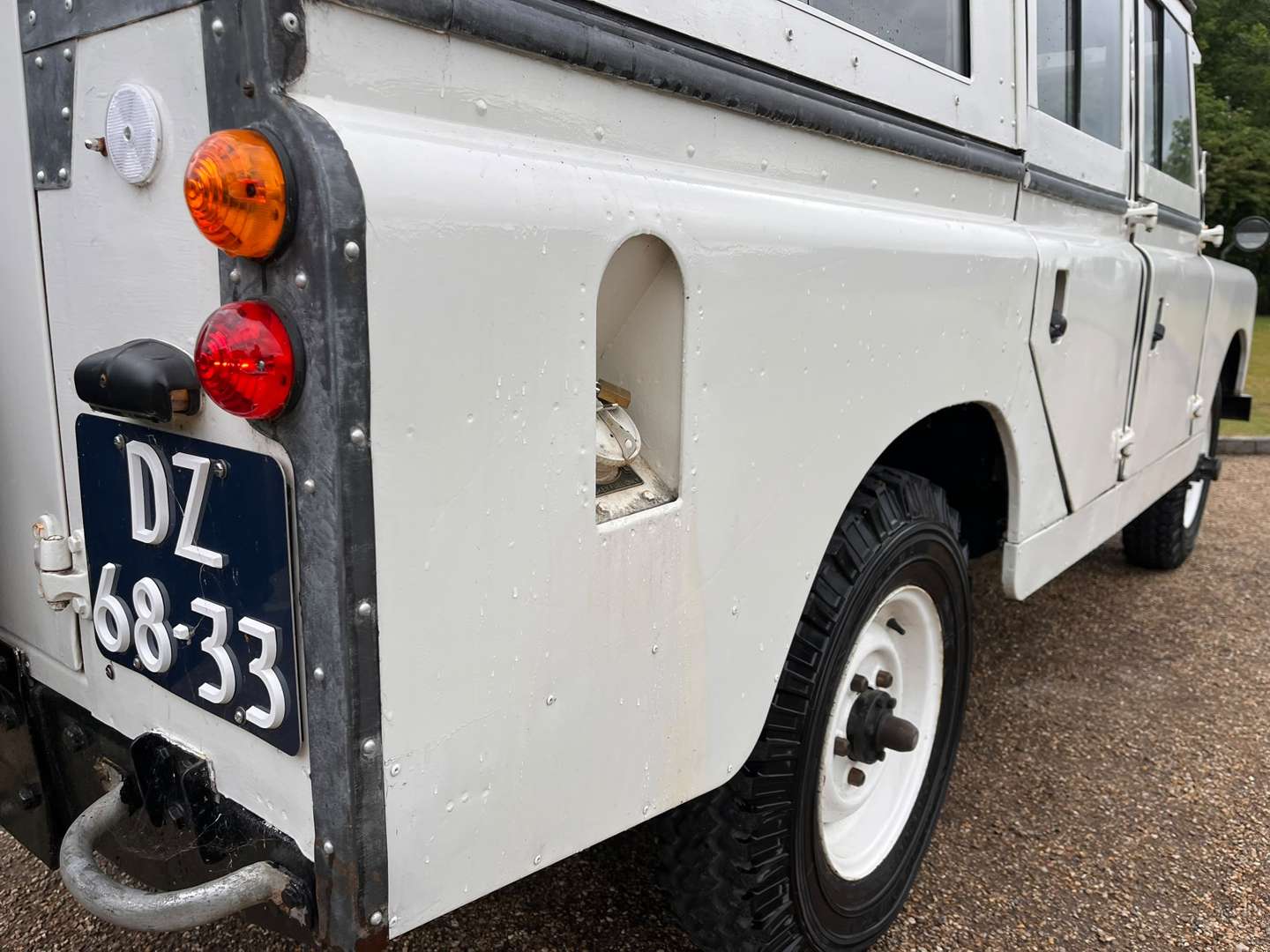 <p>1966 LAND ROVER SERIES IIA 109"</p>
