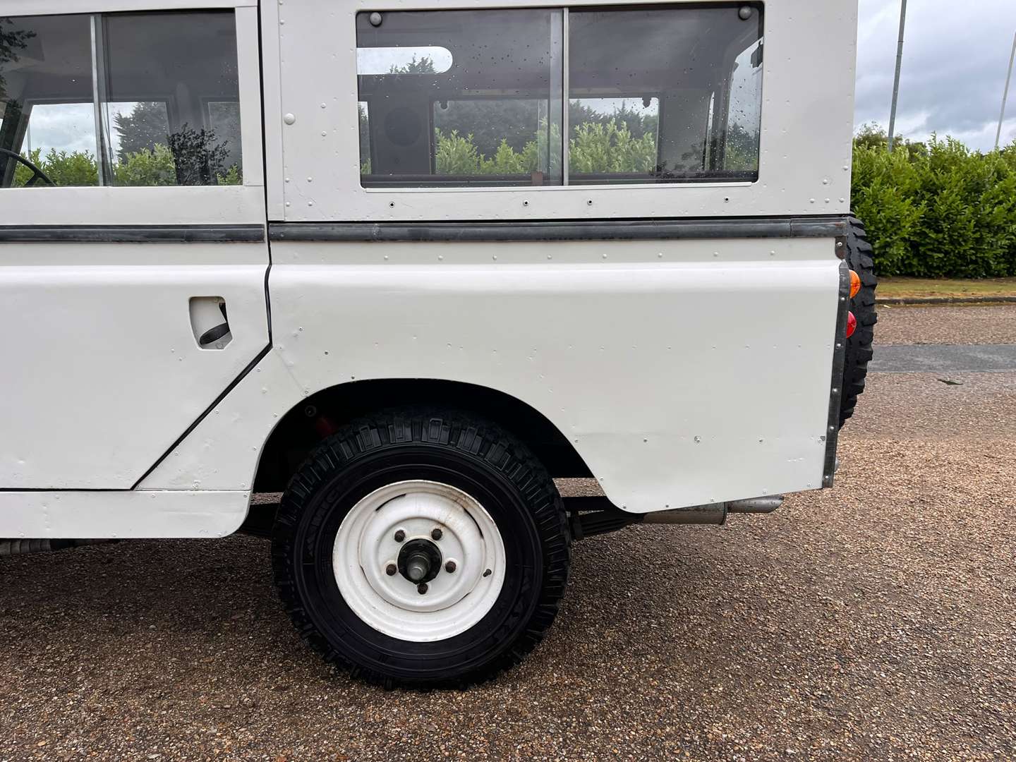 <p>1966 LAND ROVER SERIES IIA 109"</p>