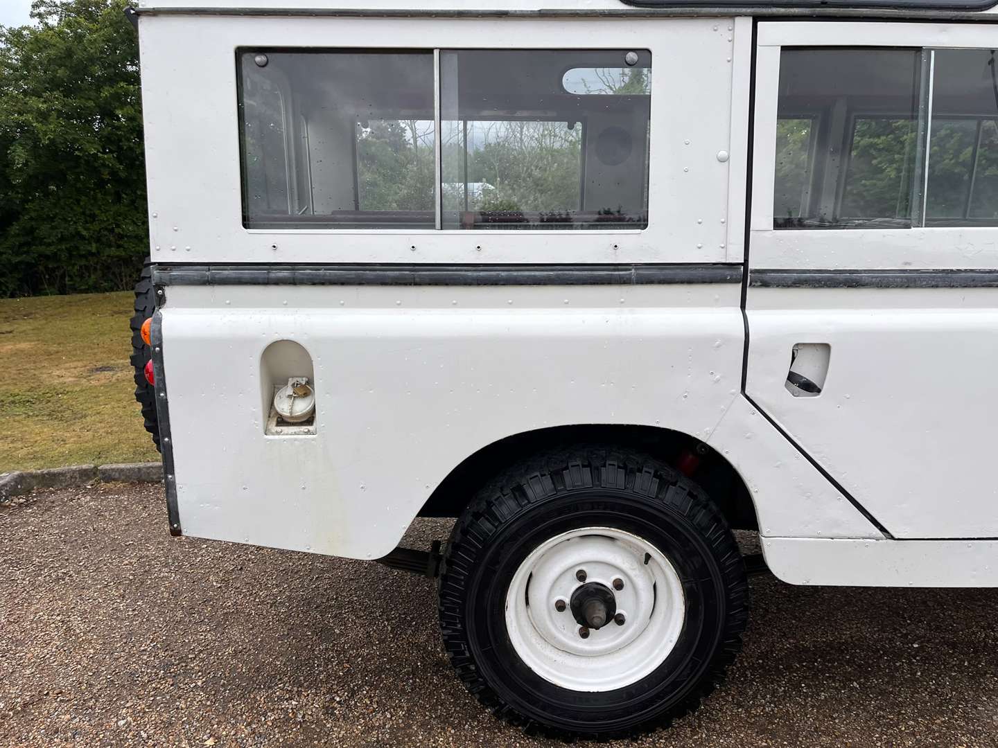 <p>1966 LAND ROVER SERIES IIA 109"</p>