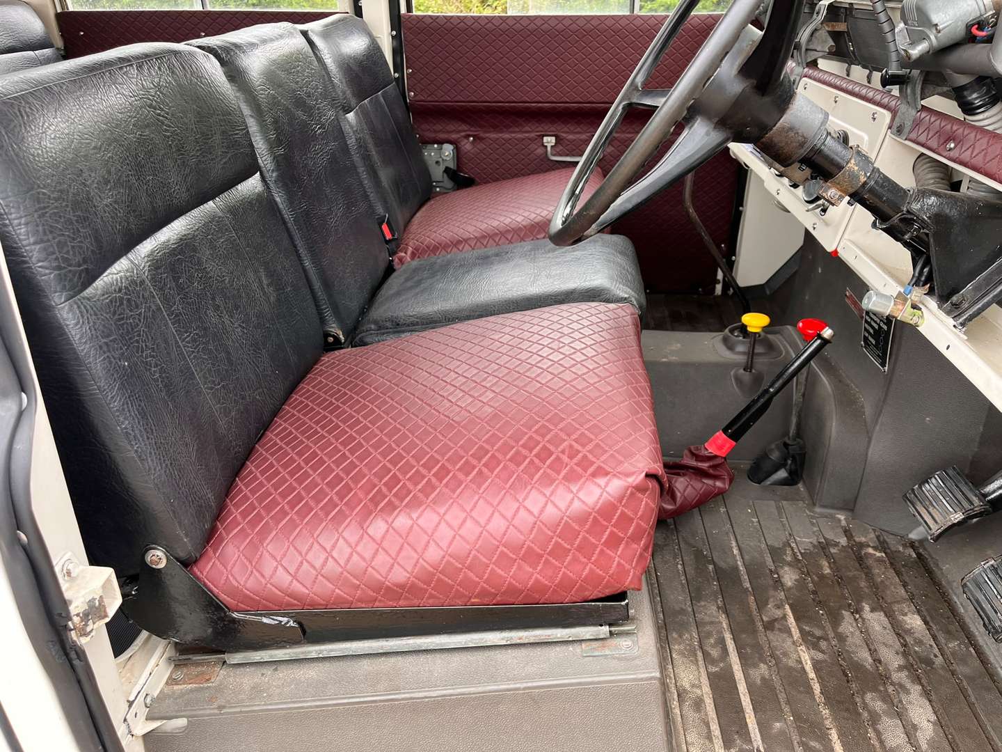 <p>1966 LAND ROVER SERIES IIA 109"</p>