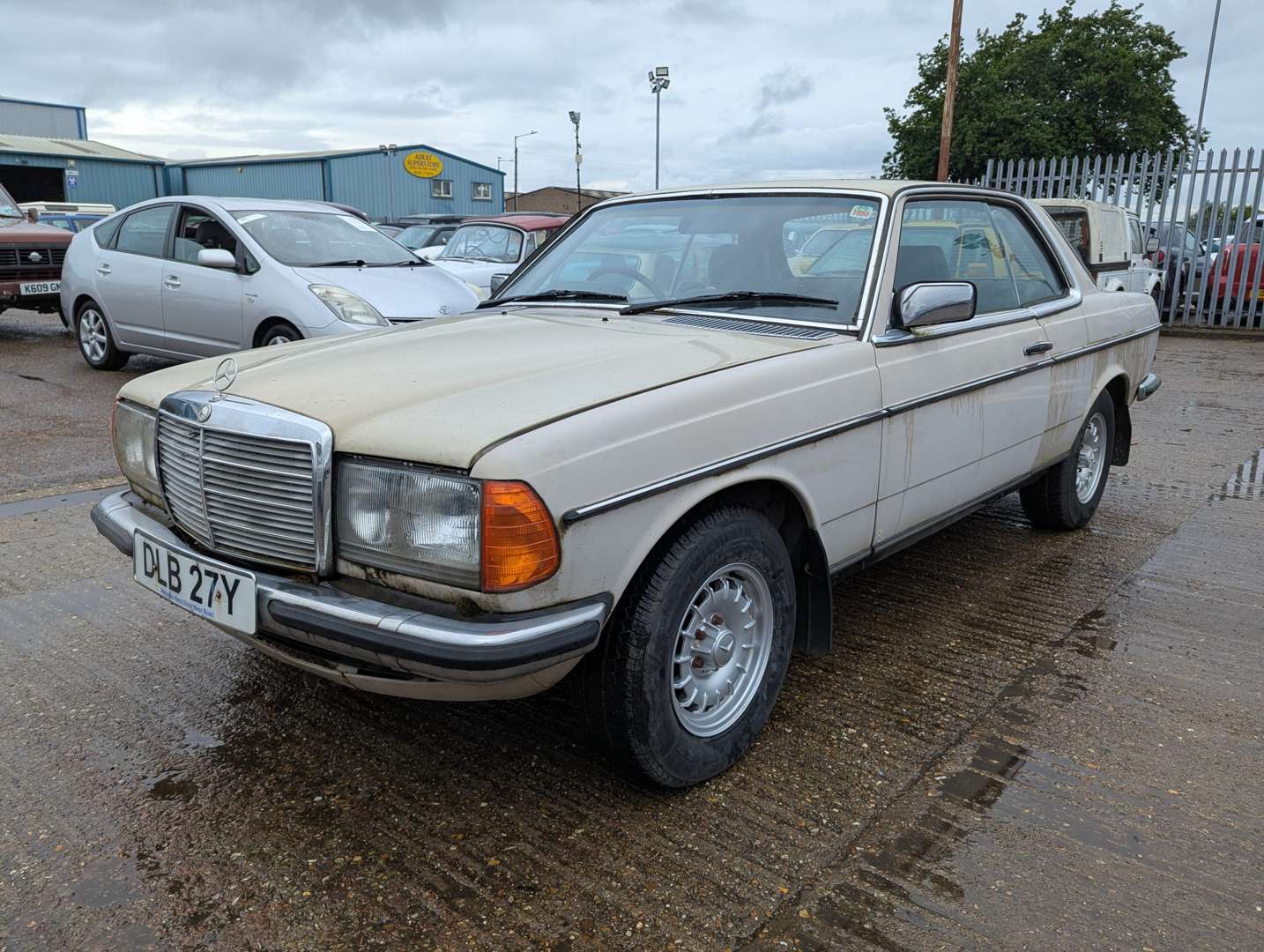 <p>1982 MERCEDES 280CE</p>