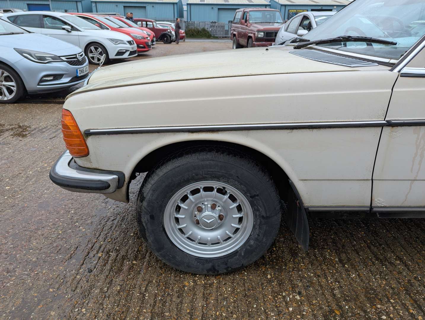 <p>1982 MERCEDES 280CE</p>