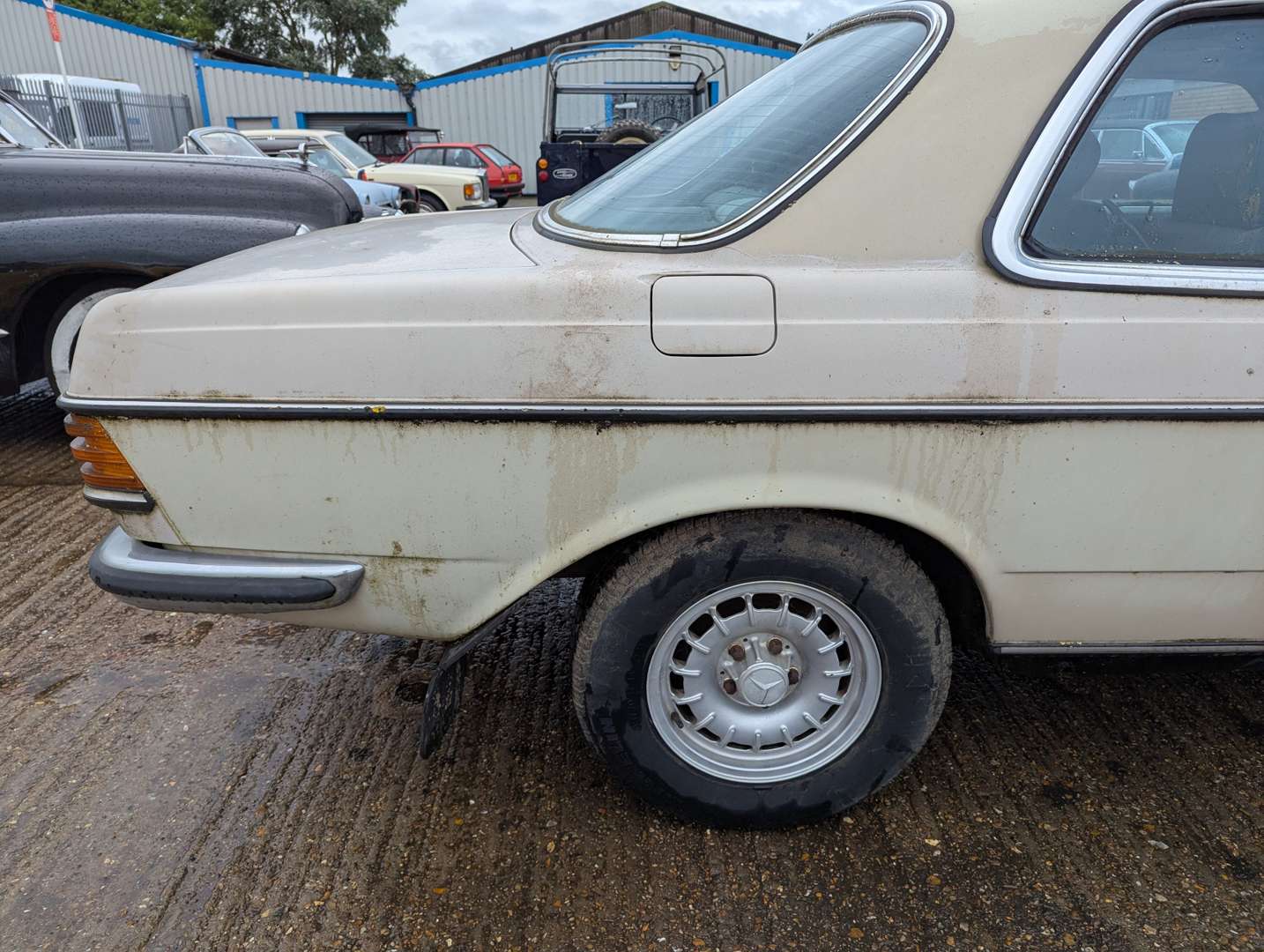 <p>1982 MERCEDES 280CE</p>