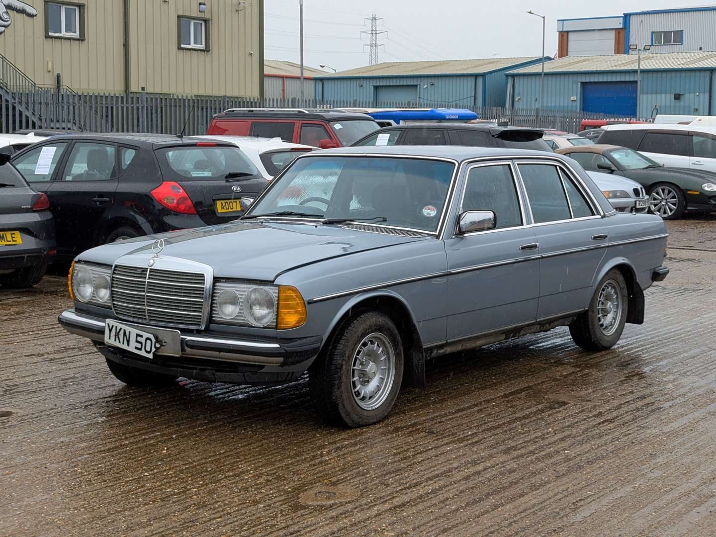 <p>1981 MERCEDES 230E</p>