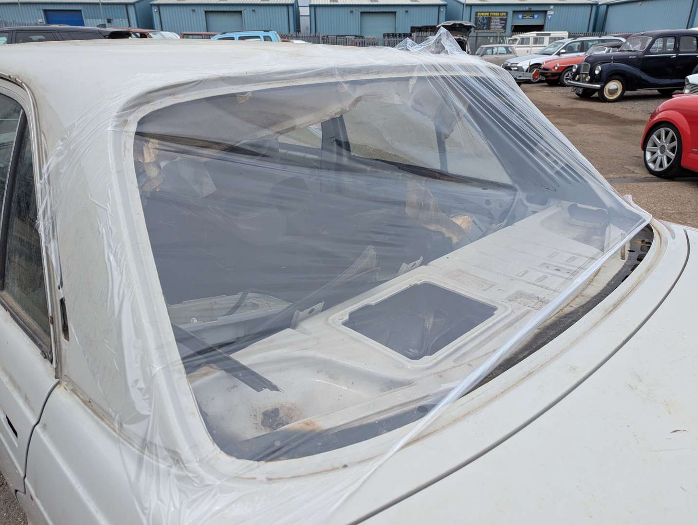 <p>1981 MERCEDES 300D AUTO</p>