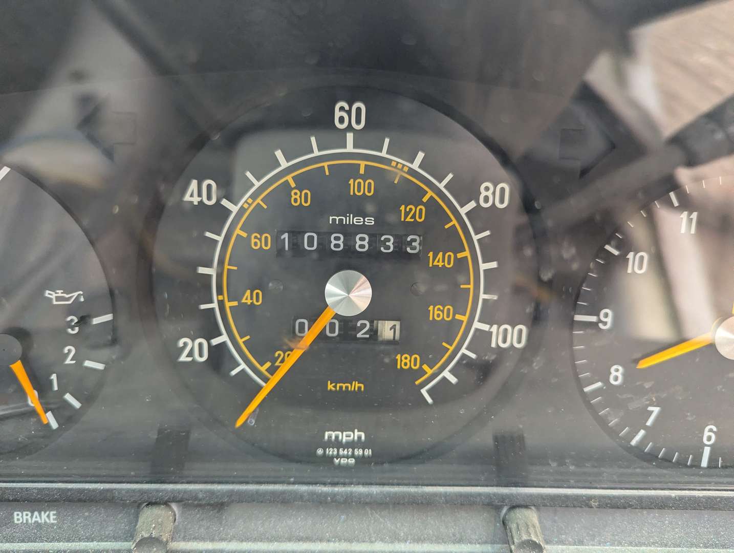 <p>1981 MERCEDES 300D AUTO</p>