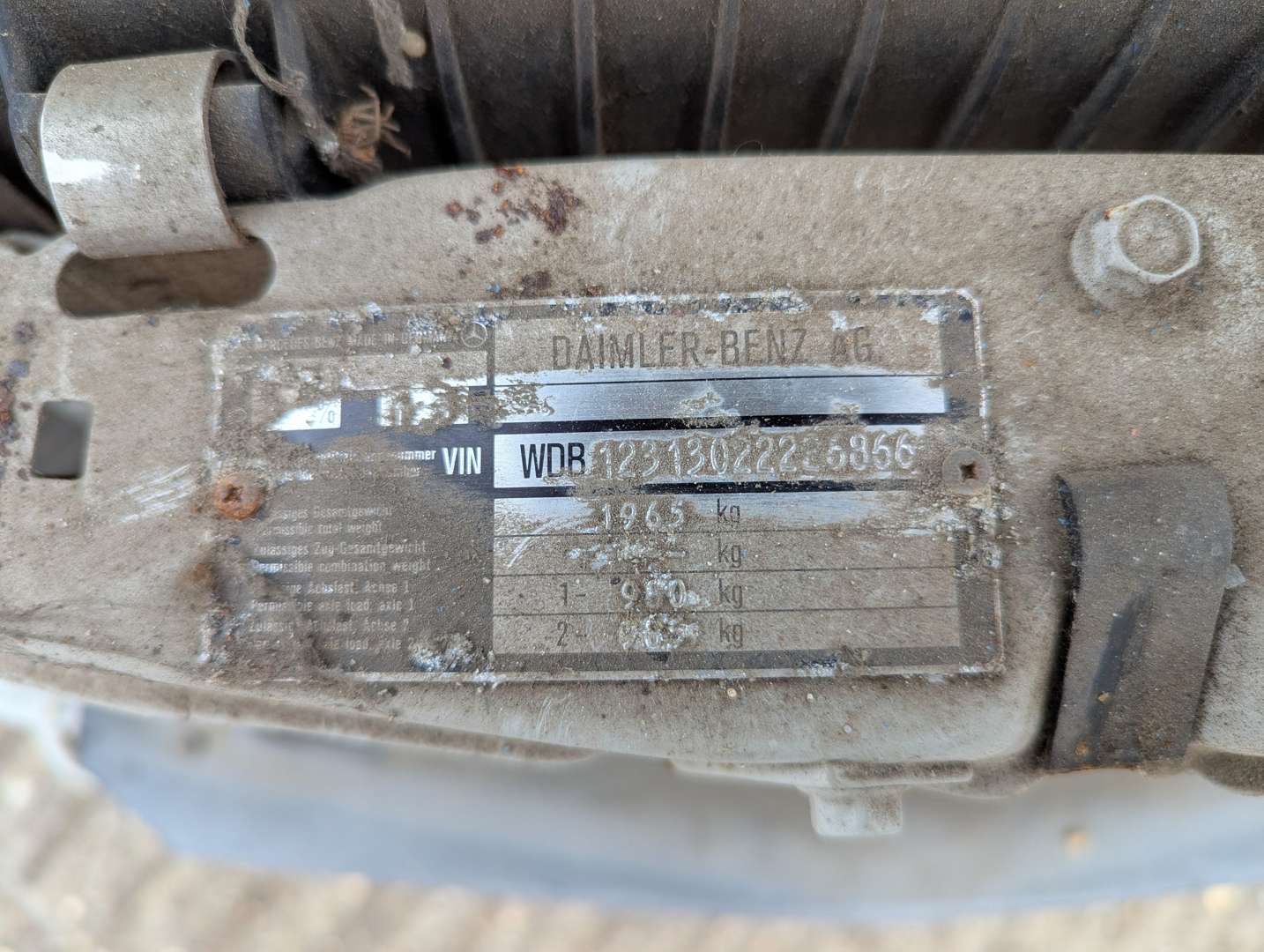 <p>1981 MERCEDES 300D AUTO</p>