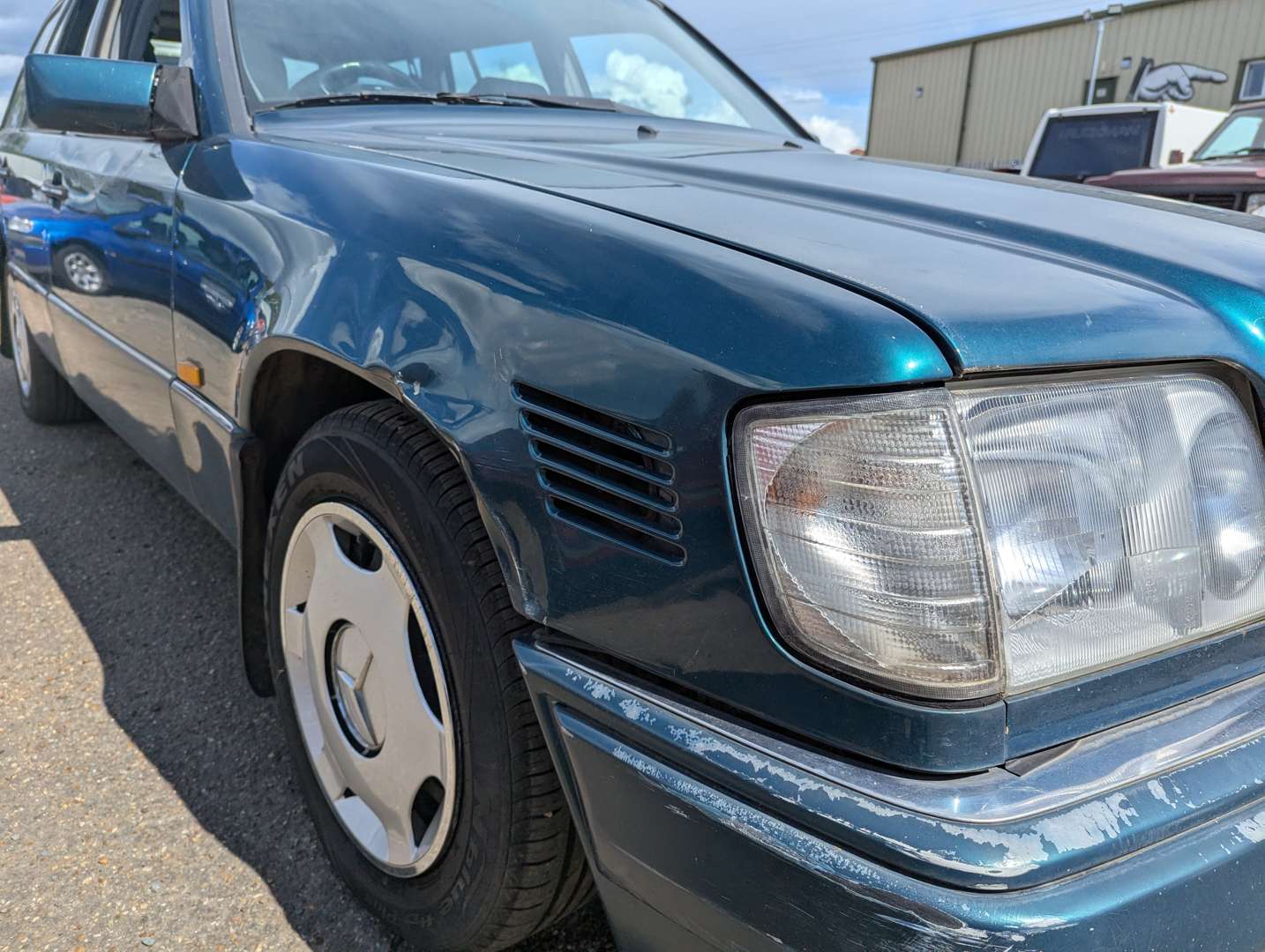 <p>1995 MERCEDES E300D ESTATE AUTO</p>