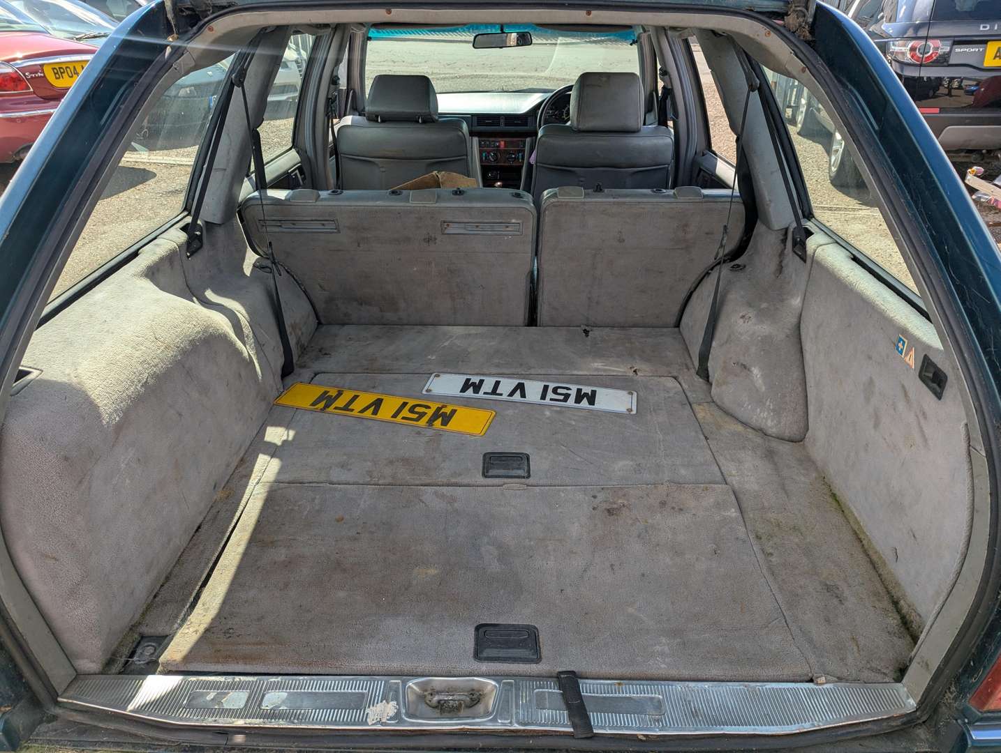<p>1995 MERCEDES E300D ESTATE AUTO</p>