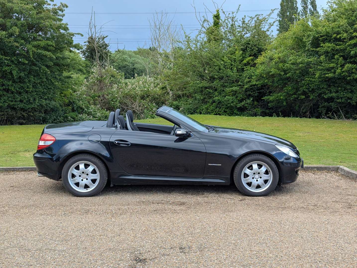 <p>2007 MERCEDES SLK200 KOMPRESSOR</p>