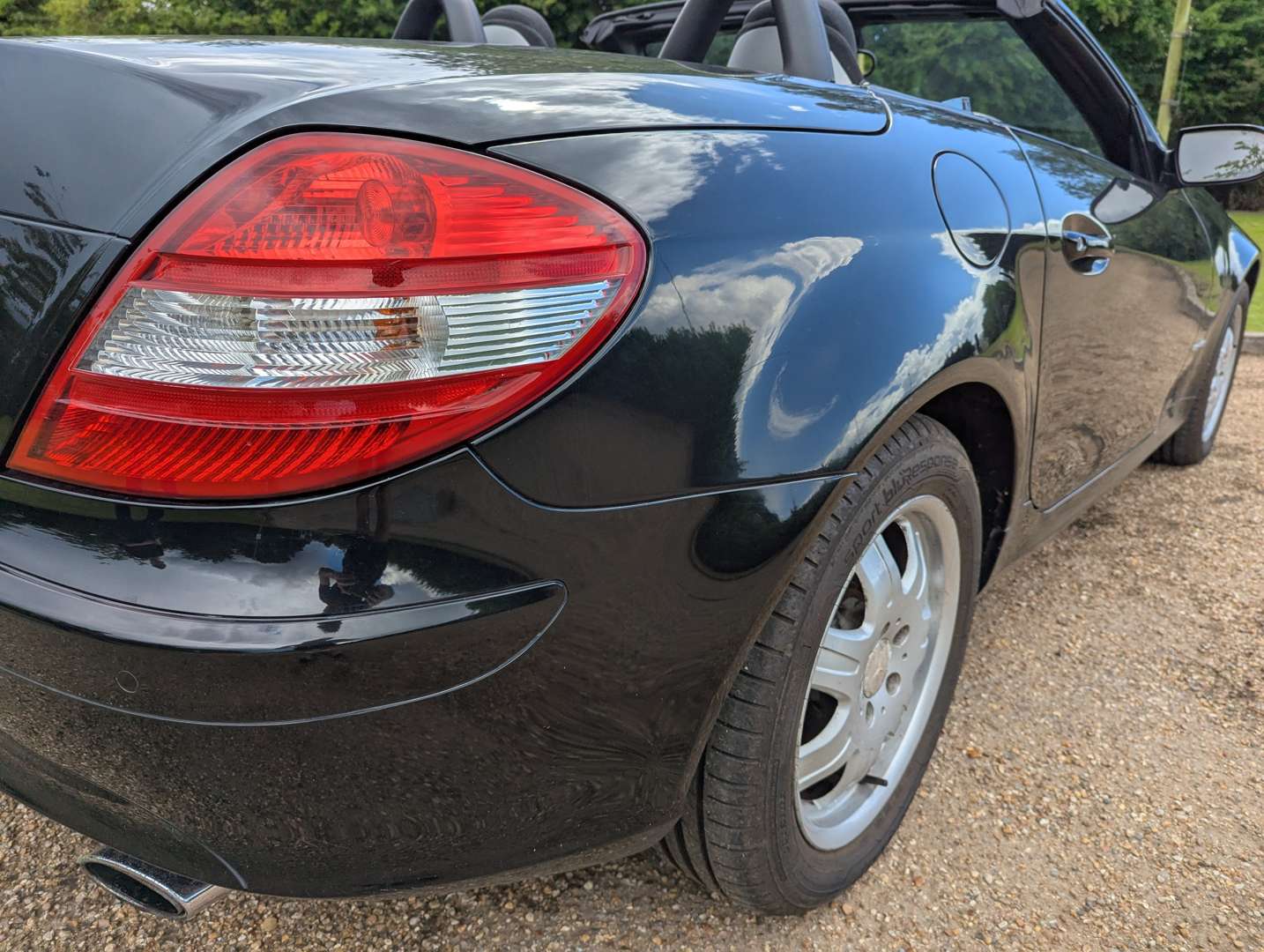 <p>2007 MERCEDES SLK200 KOMPRESSOR</p>
