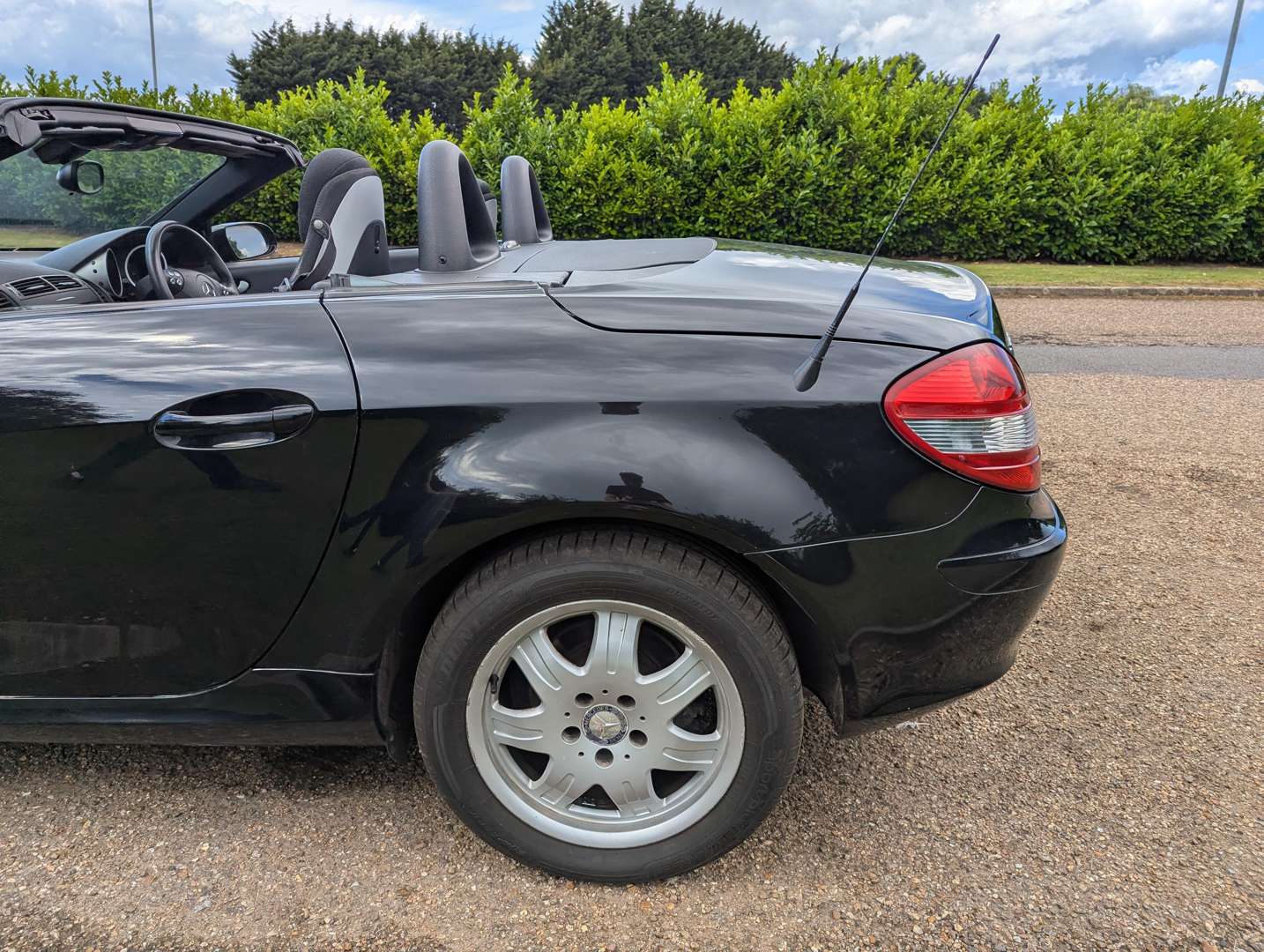 <p>2007 MERCEDES SLK200 KOMPRESSOR</p>