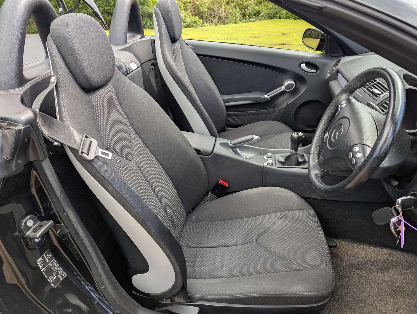 <p>2007 MERCEDES SLK200 KOMPRESSOR</p>