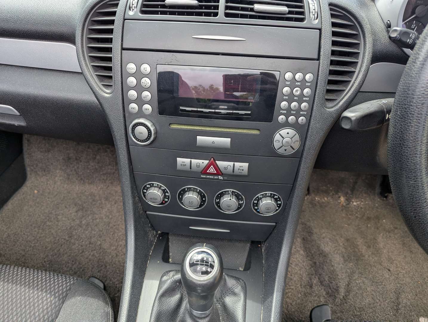 <p>2007 MERCEDES SLK200 KOMPRESSOR</p>