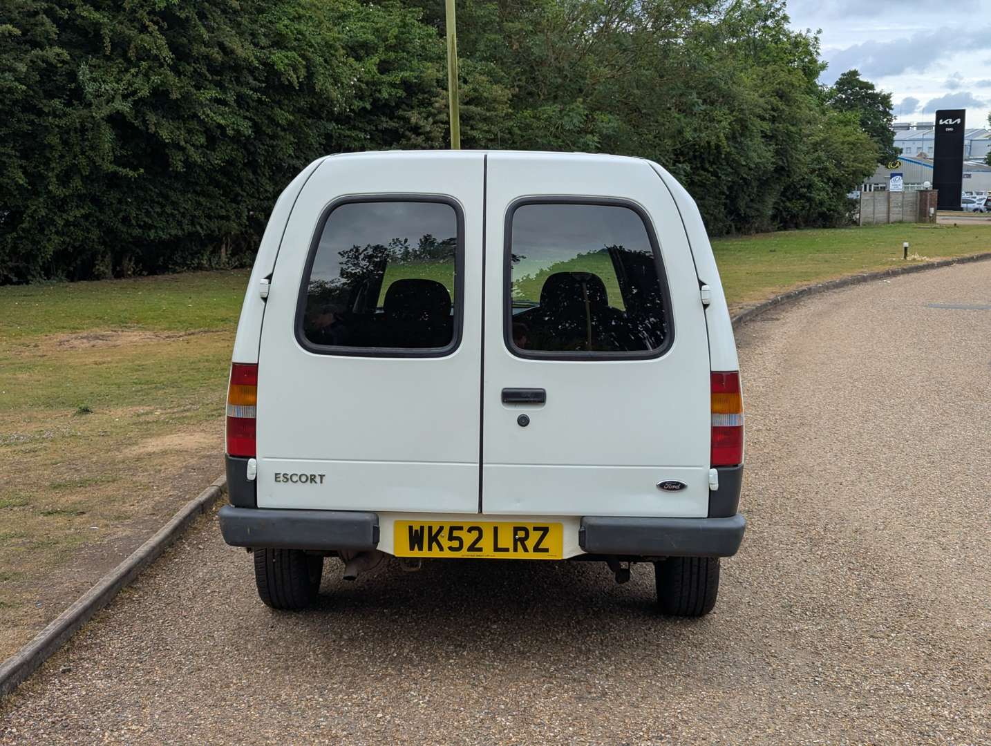 <p>2002 FORD ESCORT 75D VAN</p>